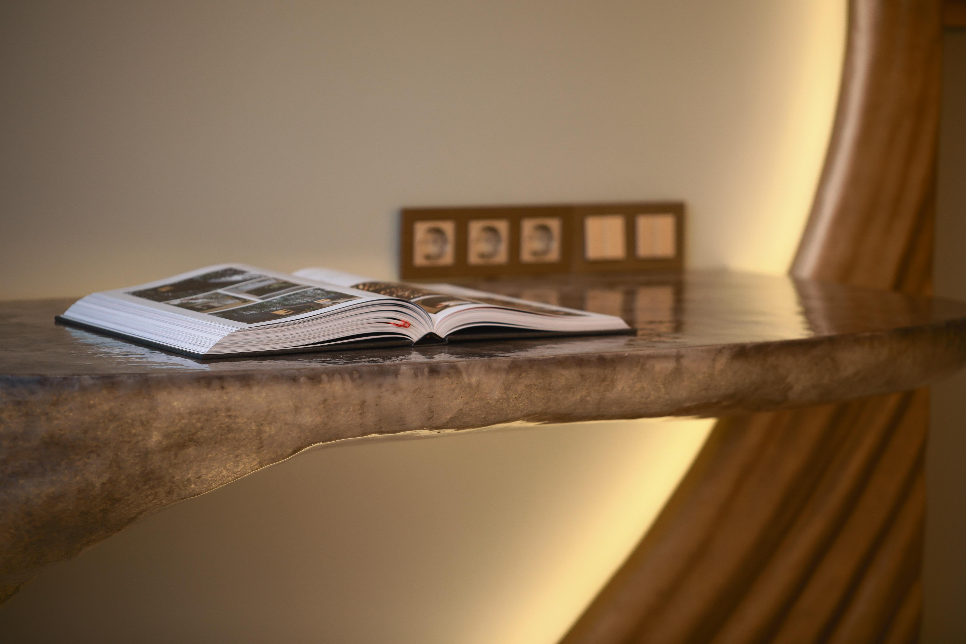 Vila Foz Hotel & Spa - Member Of Design Hotels Porto Luaran gambar A book on a table