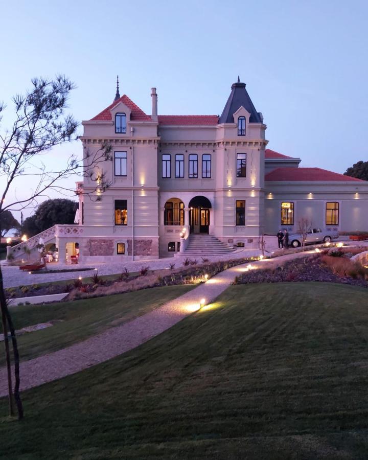 Vila Foz Hotel & Spa - Member Of Design Hotels Porto Luaran gambar The main building of the university